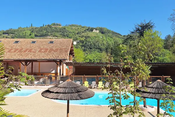 Piscine Camping Les Foulons en Ardèche vallée du Doux
