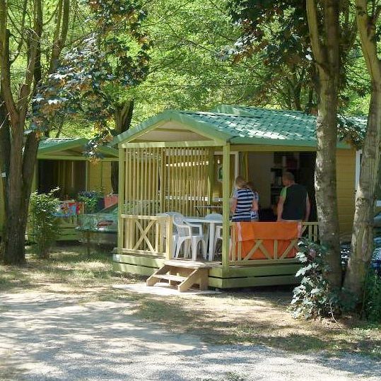 Camping Les Foulons - Les chalets